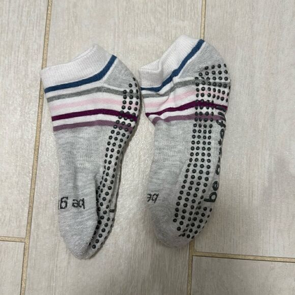 sticky be Accessories - New Pilates grip socks OS